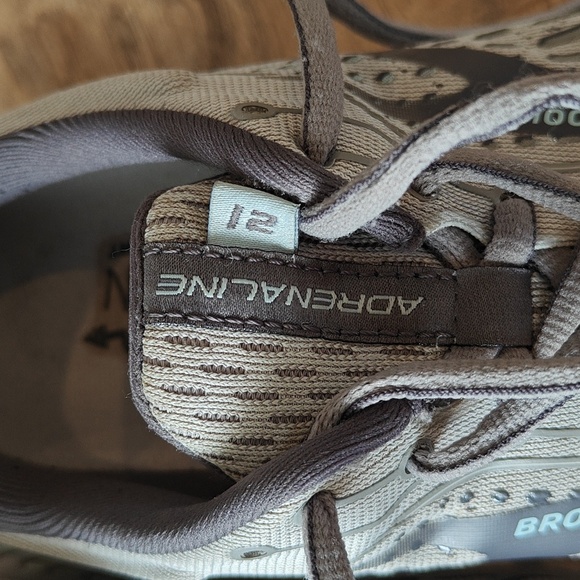 EUC Brooks Adrenaline 21 running shoes - Picture 8 of 9